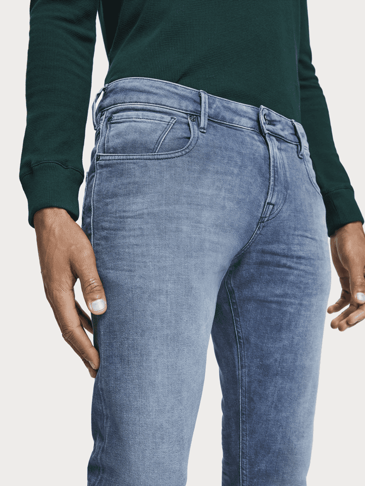 scotch and soda tye slim carrot fit